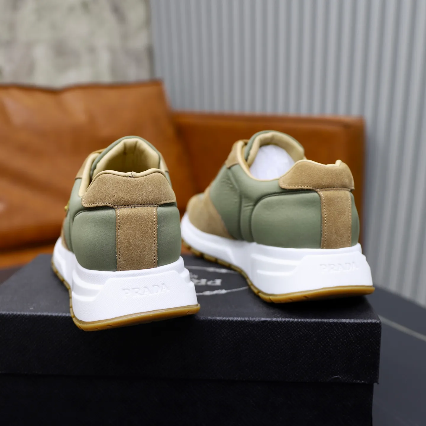 Men's shoes 💰462💰🙅‍♂️🙅‍♂️🙅‍♂️ Brand: PRADA Standard code: 38–44 (45 can be customized) Grade: Same as the official website Material: Original cowhide fabric Comfortable sheepskin lining Lightweight and wear-resistant outsole Style category: Men's fashionable casual shoes and boots Running sneakers Distinguished luxury brand elements Top luxury Color: actual picture color
